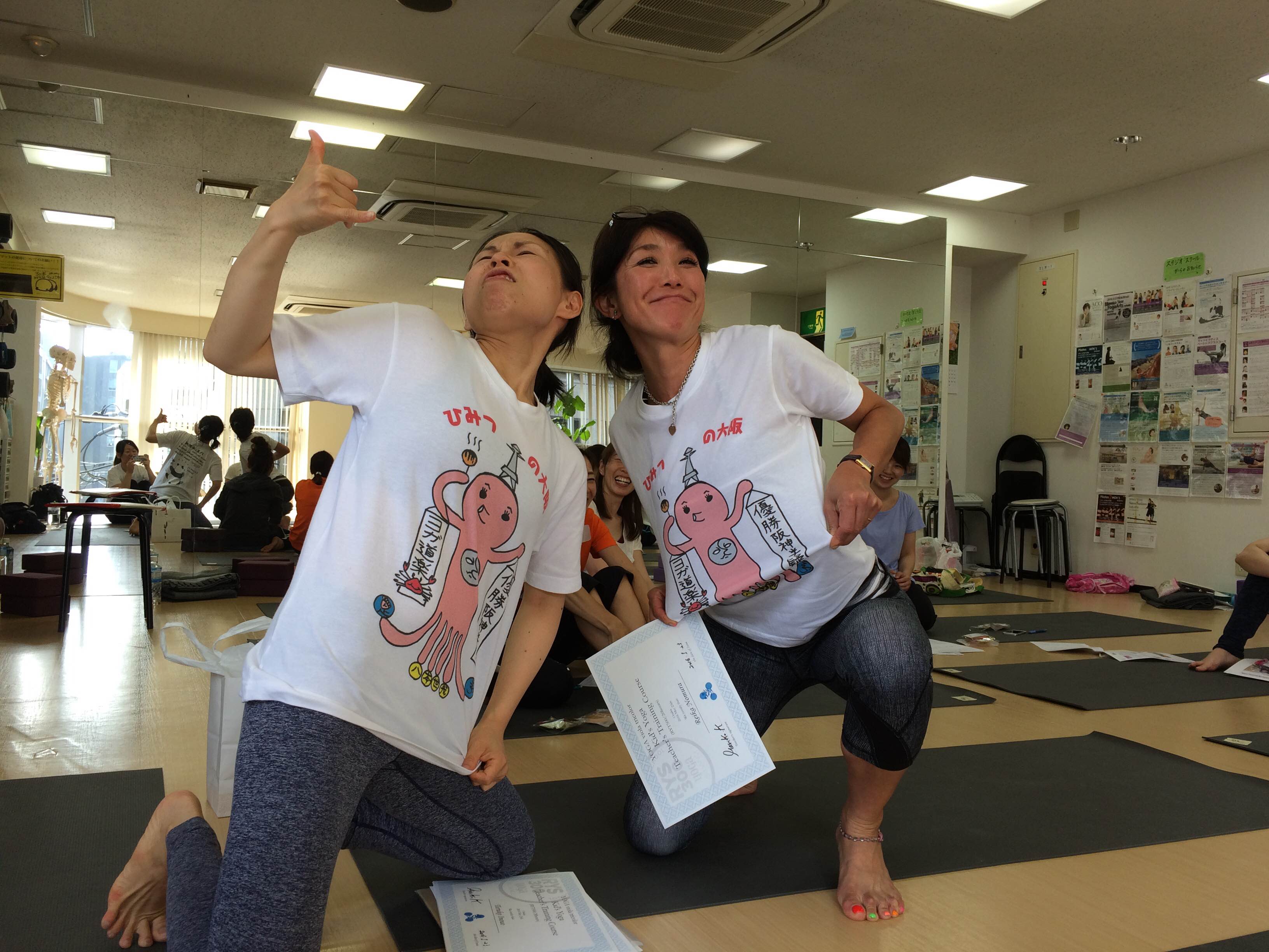 片岡まりこ先生から学べるのでキッズヨガコースを受講しました。